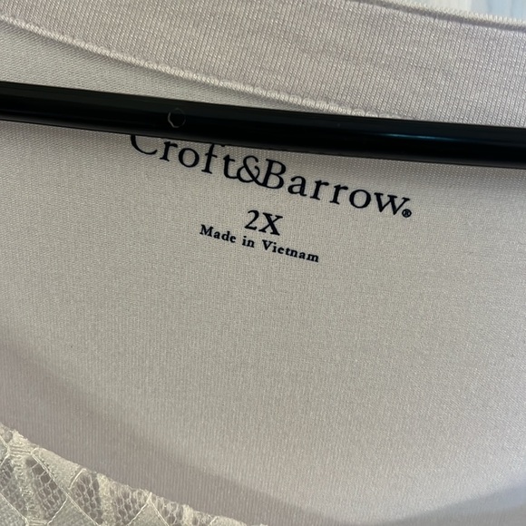 Ladies white top - Picture 2 of 5